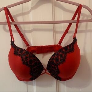 Victorias Secret BOMBSHELL 38C sexy red with black lace bra